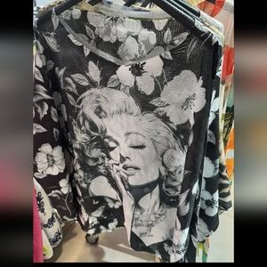 The Chandra Colorful Graphic Women's Top Made in Italy